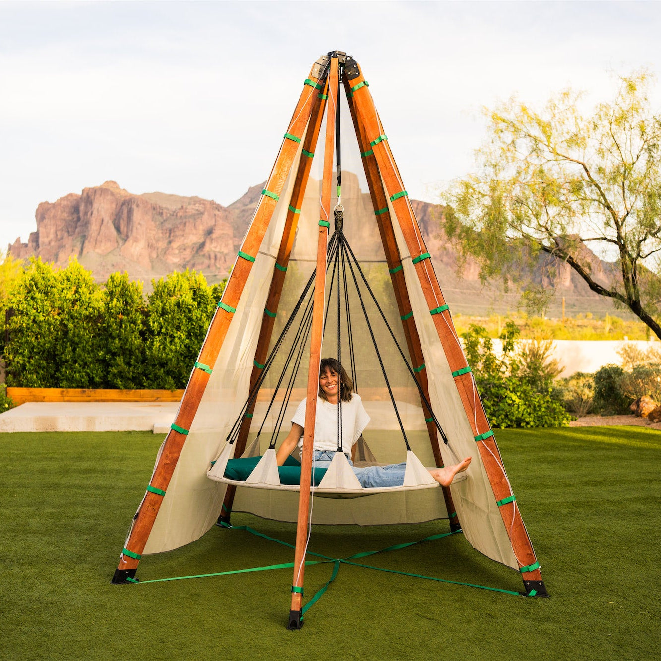 Round Hammock Swing | Circular Outdoor Swing Chair | Bijou Nest